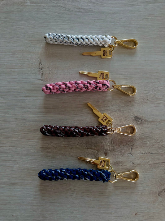 Charm intrecciato