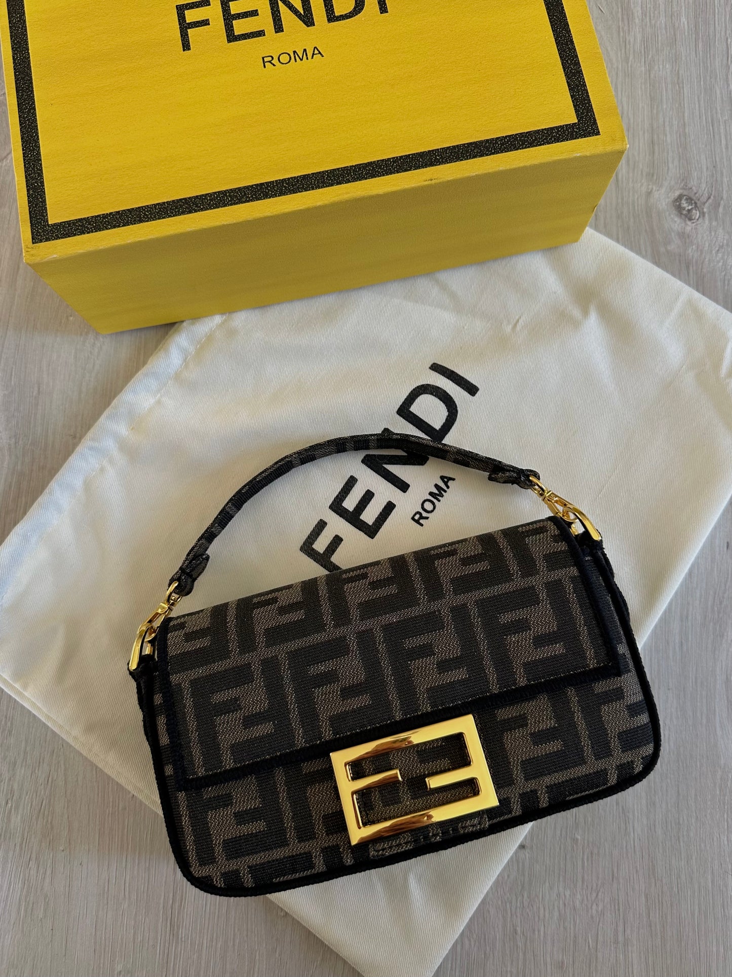 Baguette Mini F - Brown
